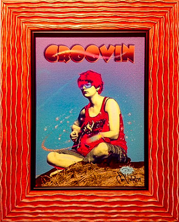 Unique wavy frame with black satin